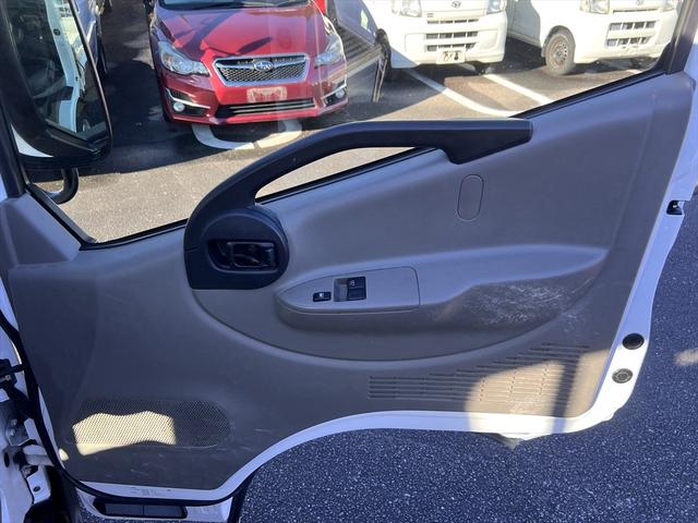 アトラストラック スーパーローＤＸ　オートマ　エアバッグ　エアコン　パワステ　パワーウィンドウ　３人乗り　積載量：１５００Ｋｇ　荷台寸法　長さ：３２０　幅：１６８（17枚目）