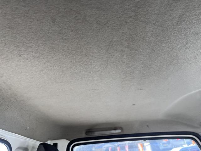 アトラストラック スーパーローＤＸ　オートマ　エアバッグ　エアコン　パワステ　パワーウィンドウ　３人乗り　積載量：１５００Ｋｇ　荷台寸法　長さ：３２０　幅：１６８（32枚目）