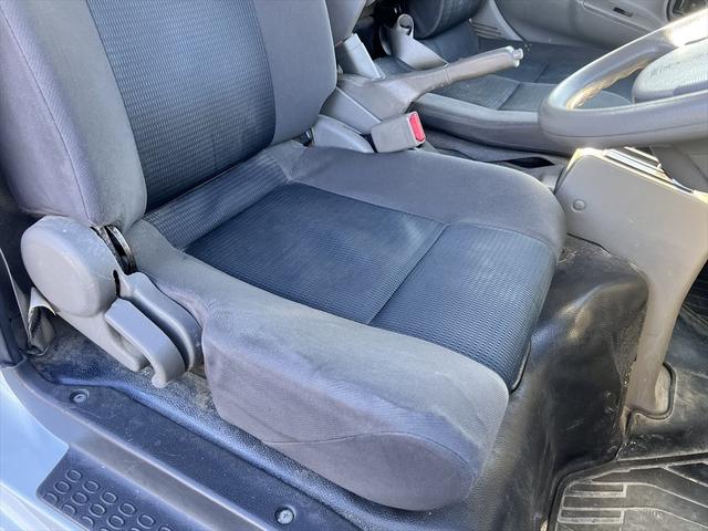 アトラストラック スーパーローＤＸ　オートマ　エアバッグ　エアコン　パワステ　パワーウィンドウ　３人乗り　積載量：１５００Ｋｇ　荷台寸法　長さ：３２０　幅：１６８（34枚目）