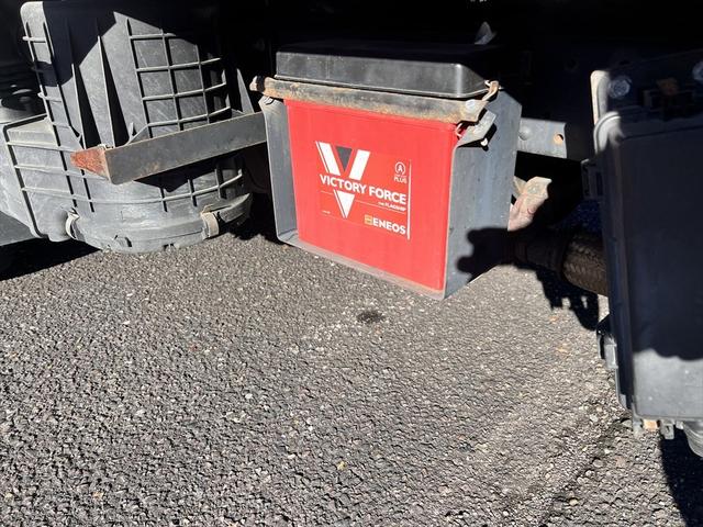 アトラストラック スーパーローＤＸ　オートマ　エアバッグ　エアコン　パワステ　パワーウィンドウ　３人乗り　積載量：１５００Ｋｇ　荷台寸法　長さ：３２０　幅：１６８（44枚目）