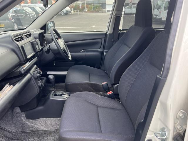 ファミリアバン ＤＸ　４ナンバー　バン　５ドア　ナビ　ＣＶＴオートマ　積載４００Ｋｇ　５人乗り（41枚目）