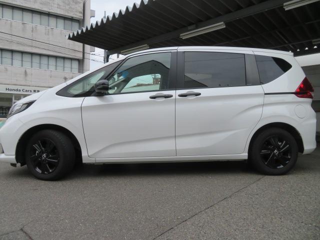 フリードハイブリッド ハイブリッド・Gブラックスタイル LED アルミホイール(4枚目)