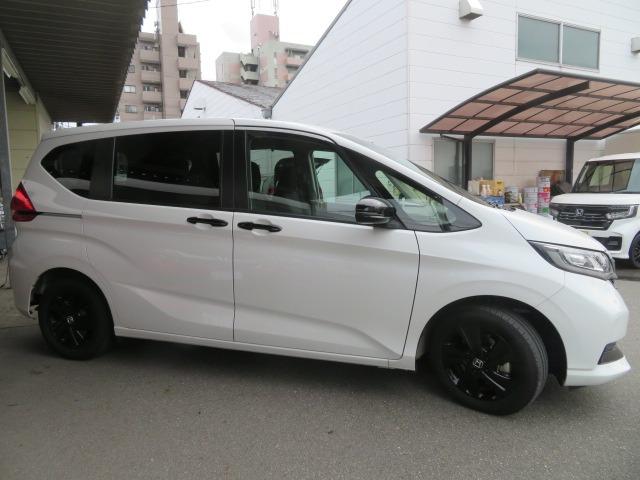 フリードハイブリッド ハイブリッド・Gブラックスタイル LED アルミホイール(6枚目)