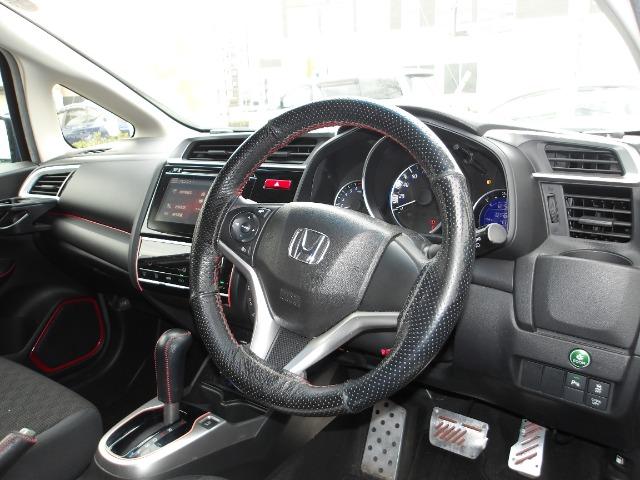 フィット １３Ｇ・Ｌパッケージ　ディスチャージド　アイドリングストップ（6枚目）