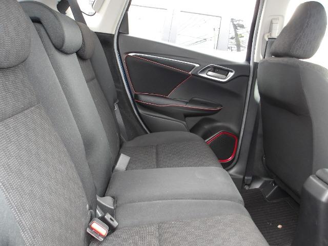 フィット １３Ｇ・Ｌパッケージ　ディスチャージド　アイドリングストップ（7枚目）