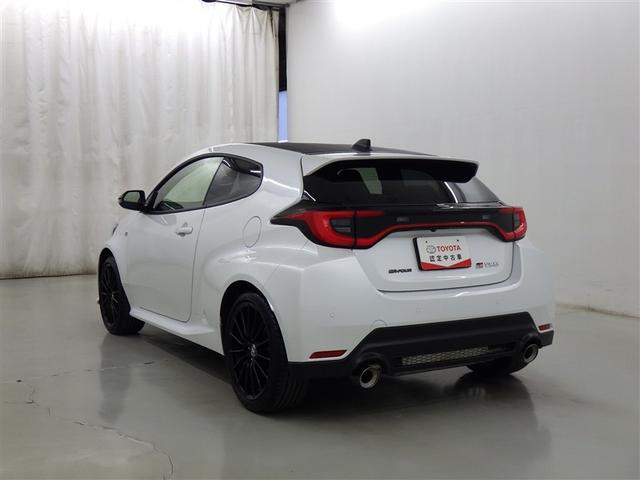 ＧＲヤリス ＲＺ　４ＷＤ　フルセグ　ミュージックプレイヤー接続可　バックカメラ　衝突被害軽減システム　ＥＴＣ　ドラレコ　ＬＥＤヘッドランプ（4枚目）