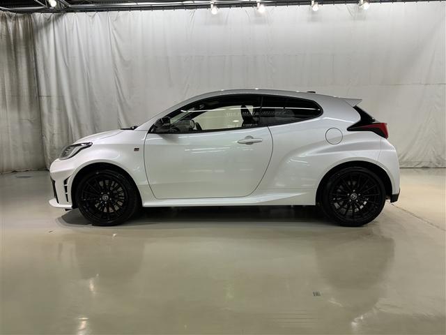 ＧＲヤリス ＲＺ　４ＷＤ　フルセグ　メモリーナビ　ミュージックプレイヤー接続可　バックカメラ　衝突被害軽減システム　ＥＴＣ　ドラレコ　ＬＥＤヘッドランプ（3枚目）