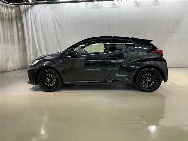 ＧＲヤリス ＲＺ　４ＷＤ　フルセグ　メモリーナビ　ミュージックプレイヤー接続可　バックカメラ　衝突被害軽減システム　ＥＴＣ　ドラレコ　ＬＥＤヘッドランプ（3枚目）