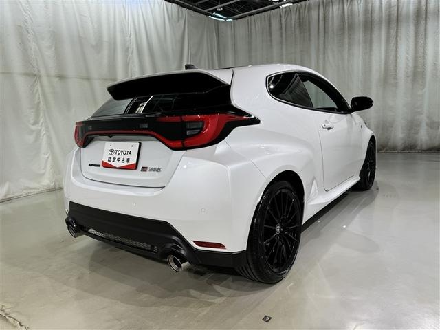 ＧＲヤリス ＲＺ　４ＷＤ　フルセグ　ミュージックプレイヤー接続可　バックカメラ　衝突被害軽減システム　ＥＴＣ　ドラレコ　ＬＥＤヘッドランプ（5枚目）