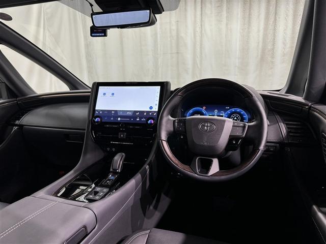 アルファードハイブリッド Ｚ　革シート　サンルーフ　フルセグ　ミュージックプレイヤー接続可　後席モニター　バックカメラ　衝突被害軽減システム　ＥＴＣ　ドラレコ　両側電動スライド　ＬＥＤヘッドランプ　乗車定員７人　３列シート（9枚目）