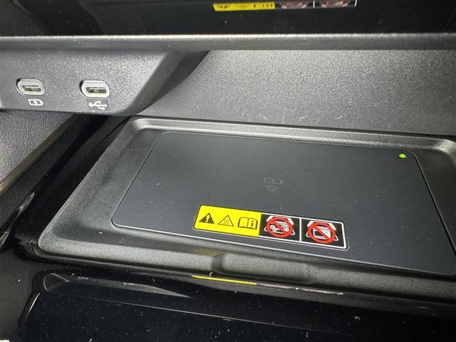 アルファードハイブリッド Ｚ　革シート　サンルーフ　フルセグ　ミュージックプレイヤー接続可　後席モニター　バックカメラ　衝突被害軽減システム　ＥＴＣ　ドラレコ　両側電動スライド　ＬＥＤヘッドランプ　乗車定員７人　３列シート（20枚目）