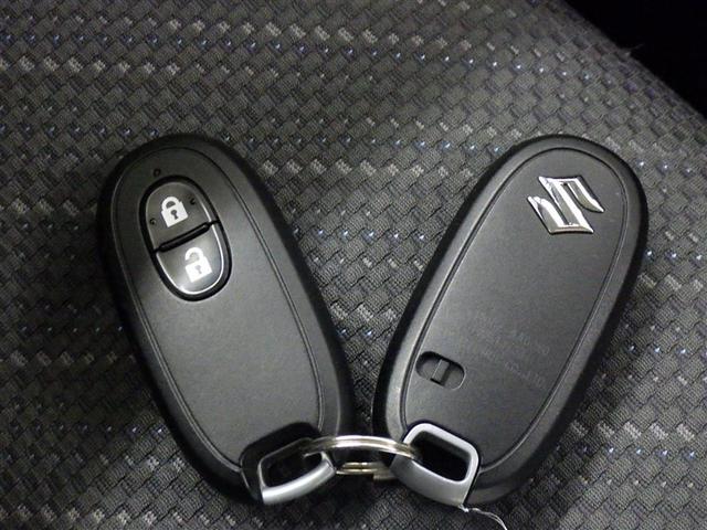 �X�}�[�g�L�[���|�P�b�g��o�b�O�Ɍg�т��Ă���΁A�L�[�����o�����ƂȂ��h�A�n���h������������A�h�A�n���h���̃Z���T�[�ɐG��邾���Ŏ{���ł��܂��B