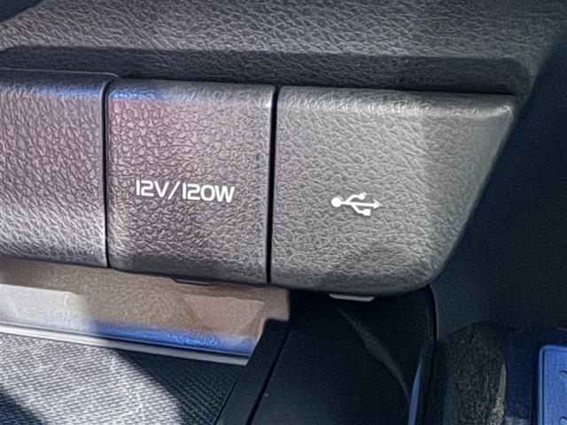 カムリ ＷＳブラックエディション　フルセグ　メモリーナビ　ミュージックプレイヤー接続可　バックカメラ　衝突被害軽減システム　ＥＴＣ　ドラレコ　ＬＥＤヘッドランプ（17枚目）