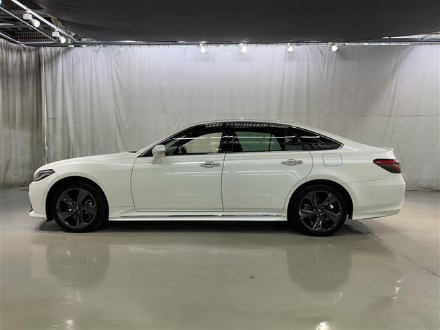 クラウンハイブリッド ＲＳ　リミテッド　革シート　フルセグ　メモリーナビ　ＤＶＤ再生　ミュージックプレイヤー接続可　バックカメラ　衝突被害軽減システム　ＥＴＣ　ドラレコ　ＬＥＤヘッドランプ（5枚目）