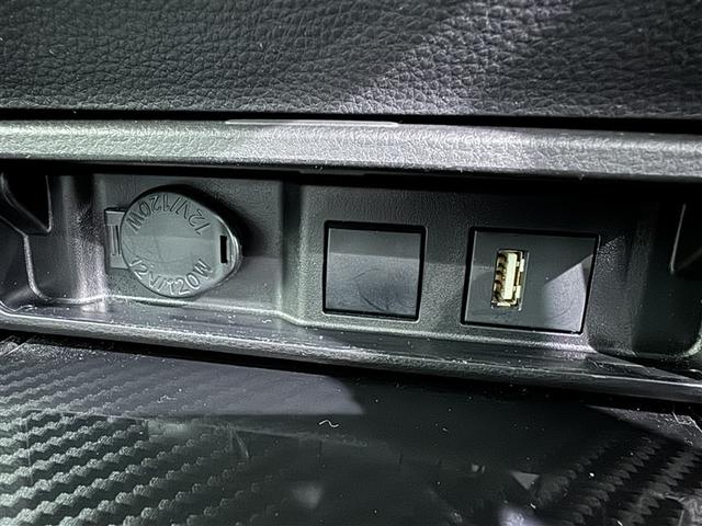 クラウンハイブリッド ＲＳ　リミテッド　革シート　フルセグ　メモリーナビ　ＤＶＤ再生　ミュージックプレイヤー接続可　バックカメラ　衝突被害軽減システム　ＥＴＣ　ドラレコ　ＬＥＤヘッドランプ（18枚目）