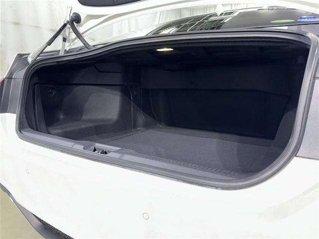 クラウンハイブリッド ＲＳ　リミテッド　革シート　フルセグ　メモリーナビ　ＤＶＤ再生　ミュージックプレイヤー接続可　バックカメラ　衝突被害軽減システム　ＥＴＣ　ドラレコ　ＬＥＤヘッドランプ（32枚目）