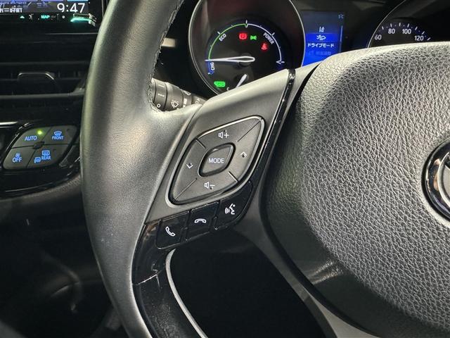 �X�e�A�����O�X�C�b�`�����I�^�]���Ȃ���茳�ŃI�[�f�B�I�̑���Ȃǂ��ł��܂��B