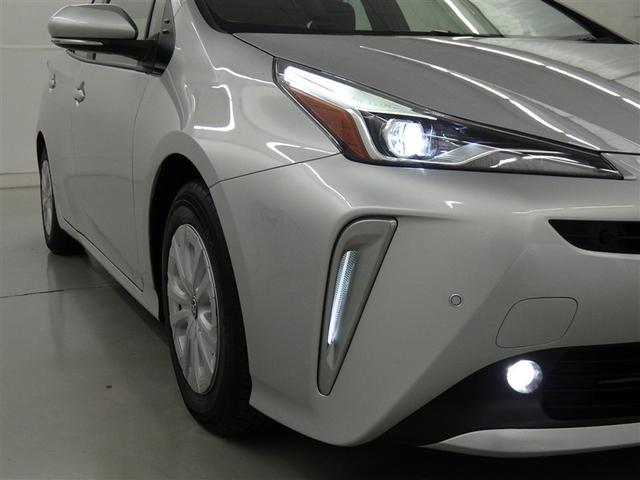 プリウス ＳセーフティプラスＩＩ　フルセグ　メモリーナビ　ＤＶＤ再生　ミュージックプレイヤー接続可　バックカメラ　衝突被害軽減システム　ＥＴＣ　ＬＥＤヘッドランプ（8枚目）