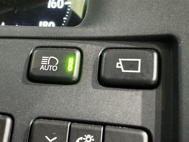 �g���l���ȂǁA���̖͂��邳�̕ω��Ń����v�ނ������I���E�I�t����R�����C�g�ł��i�����Y��h�~�@�\�t�j