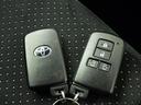 鍵がポケットの中でもドア開閉・エンジンスタートが可能な便利なスマートキーです！