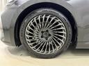 純正アルミホイールが車の雰囲気を引き立てますね！