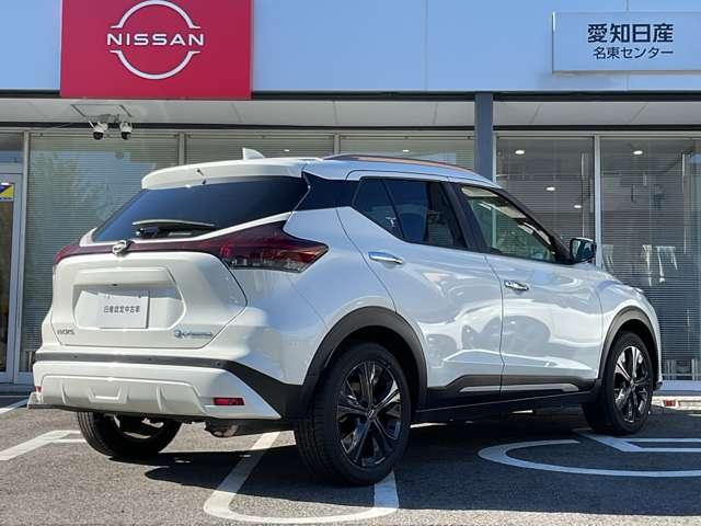 キックス １．２　Ｘ　９０周年記念車　（ｅ－ＰＯＷＥＲ）　プロパイロット　９型ナビ　全方位カメラ　アラウンドモニター　衝突被害軽減ブレ－キ　ＬＥＤ　メモリ－ナビ　車線逸脱警報　ドラレコ　バックモニター　寒冷地　ＥＴＣ　禁煙車　展示・試乗車ＵＰ（2枚目）