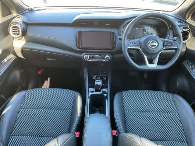 キックス １．２　Ｘ　９０周年記念車　（ｅ－ＰＯＷＥＲ）　プロパイロット　９型ナビ　全方位カメラ　アラウンドモニター　衝突被害軽減ブレ－キ　ＬＥＤ　メモリ－ナビ　車線逸脱警報　ドラレコ　バックモニター　寒冷地　ＥＴＣ　禁煙車　展示・試乗車ＵＰ（4枚目）