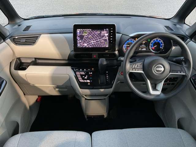 ルークス ６６０　Ｘ　９型ナビ　全方位カメラ　両側電動スライド　アラモニ　前後衝突軽減ブレーキ　ワンオーナー車　禁煙　車線逸脱防止　ＥＴＣ　スマートキー　定期点検記録簿　キーフリー　ドライブレコーダー　ｉ－ｓｔｏｐ　フルオートエアコン　パワーウインドウ　ＬＥＤ（4枚目）