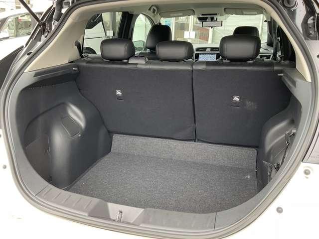 リーフ X Vセレクション 90周年記念車 コネクトナビ プロパイロット 全方位カメ 寒冷地仕様 試乗車UP 全方位カメラ LEDヘッドライト インテリキー レーンキープ 踏み間違い防止 ETC 禁煙車 サイドカーテンエアバック Bカメラ ナビTV(7枚目)