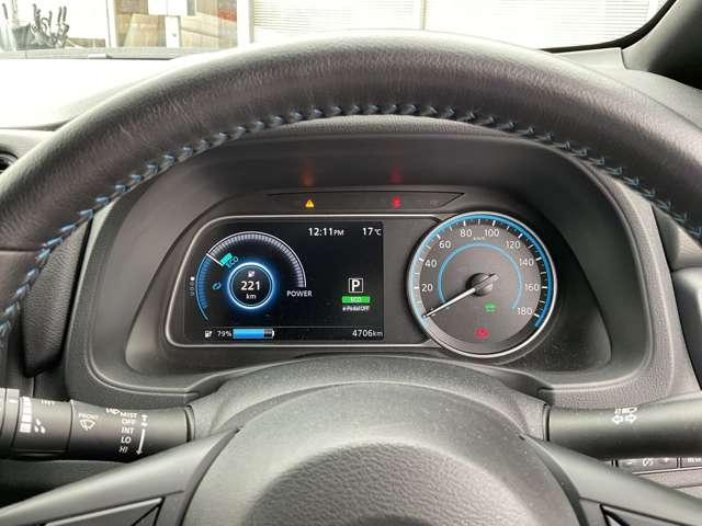 リーフ X Vセレクション 90周年記念車 コネクトナビ プロパイロット 全方位カメ 寒冷地仕様 試乗車UP 全方位カメラ LEDヘッドライト インテリキー レーンキープ 踏み間違い防止 ETC 禁煙車 サイドカーテンエアバック Bカメラ ナビTV(12枚目)