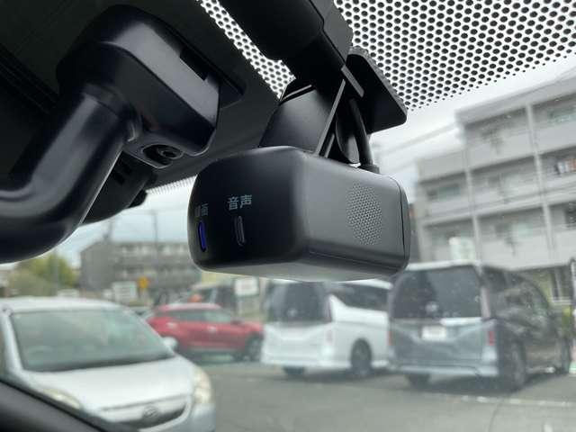 リーフ X Vセレクション 90周年記念車 コネクトナビ プロパイロット 全方位カメ 寒冷地仕様 試乗車UP 全方位カメラ LEDヘッドライト インテリキー レーンキープ 踏み間違い防止 ETC 禁煙車 サイドカーテンエアバック Bカメラ ナビTV(14枚目)