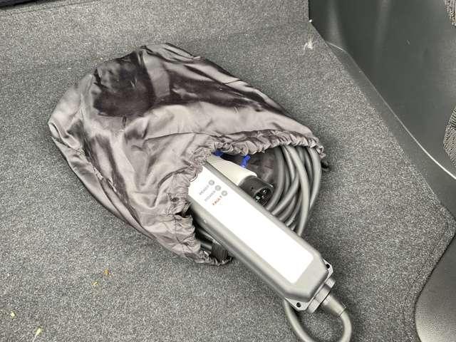 リーフ X Vセレクション 90周年記念車 コネクトナビ プロパイロット 全方位カメ 寒冷地仕様 試乗車UP 全方位カメラ LEDヘッドライト インテリキー レーンキープ 踏み間違い防止 ETC 禁煙車 サイドカーテンエアバック Bカメラ ナビTV(17枚目)