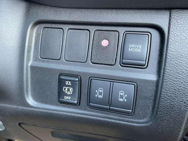 セレナ 1.2 e-POWER ハイウェイスター V 純正10型ナビ 後席モニター プロパイロッ 360°カメラ エマジェンシーブレーキ 1オナ スマキー バックカメラ LED レーンアシスト 点検記録簿付 ETC ドラレコ サイドカーテンエアバック フルオートエアコン アルミホイール エアバック(14枚目)