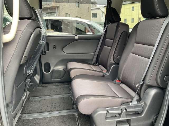 セレナ 1.2 e-POWER ハイウェイスター V 純正10型ナビ 後席モニター 寒冷地仕様 360°カメラ エマジェンシーブレーキ 1オナ バックカメラ LED レーンアシスト 点検記録簿付 クルコン ETC ドラレコ イモビ サイドカーテンエアバック フルオートエアコン アルミホイール(6枚目)