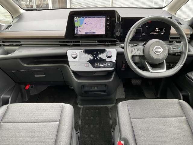 セレナ 2.0 ハイウェイスターV Vセレクション 純正9型ナビ 後席モニター プロパイロッ 両側自動ドア 全周囲 衝突被害軽減ブレーキ インテリジェントキー LEDヘッドライト 禁煙車 アルミホイール アダクティブクルーズコントロール ワンオーナー レーンキープ アイドリングストップ ETC(4枚目)