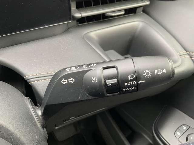 セレナ 2.0 ハイウェイスターV Vセレクション 純正9型ナビ 後席モニター プロパイロッ 両側自動ドア 全周囲 衝突被害軽減ブレーキ インテリジェントキー LEDヘッドライト 禁煙車 アルミホイール アダクティブクルーズコントロール ワンオーナー レーンキープ アイドリングストップ ETC(17枚目)