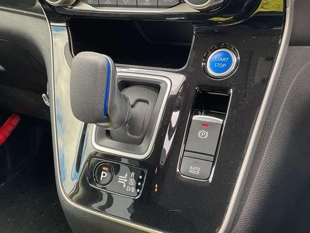 セレナ １．２　ｅ－ＰＯＷＥＲ　ハイウェイスター　Ｖ　純正１０型ナビ　プロパイロット　３６０°カメラ　エマジェンシーブレーキ　１オナ　スマキー　バックカメラ　ＬＥＤ　レーンアシスト　点検記録簿付　ＥＴＣ　ドラレコ　イモビ　サイドカーテンエアバック　フルオートエアコン　アルミホイール（17枚目）