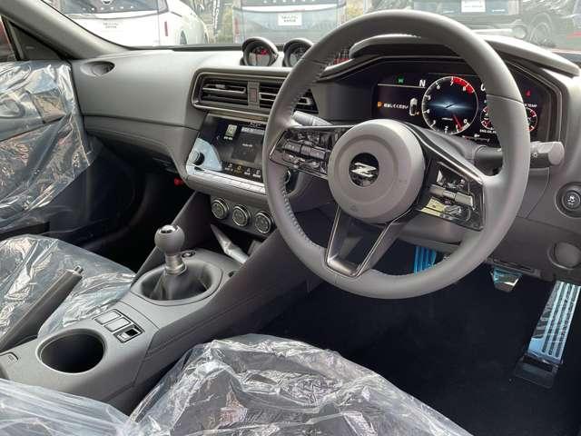 フェアレディＺ ３．０　バージョン　Ｓ　雹害未使用車　コネクトナビ　６速ＭＴ　ＬＥＤヘッドライト　ワンオーナー　インテリジェントキー　ナビＴＶ　サイドエアバッグ　ＥＴＣ　オートエアコン　オートクルーズコントロール　パワーウィンドウ　衝突被害軽減システム　Ｂモニタ（5枚目）