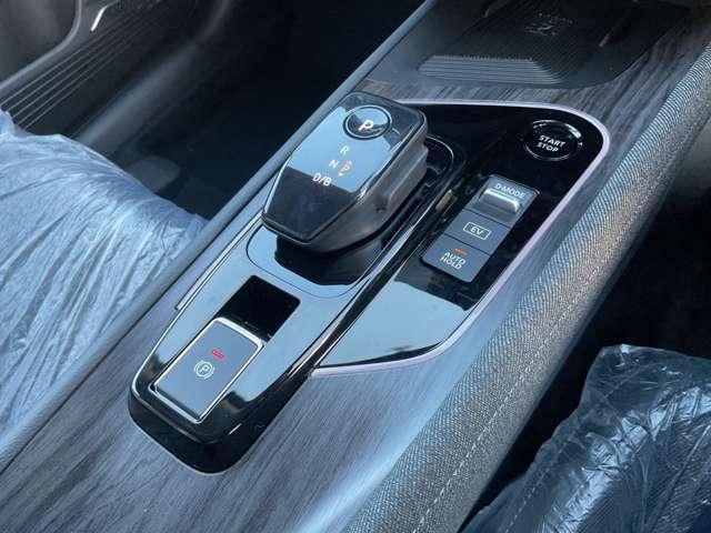 オーラ 1.2 G FOUR 4WD 雹害車 プロパイロット 全方位カメラ ワンオーナー車 エマブレ 全周囲 LDW アダプティブクルーズ オートエアコン スマートキー バックカメラ LEDライト アルミホイール 4WD ETC車載器 ナビTV メモリーナビ 寒冷地仕様(13枚目)