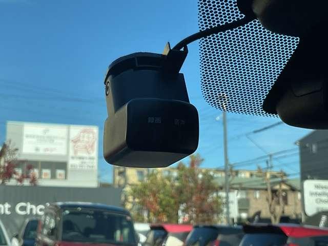 キックス １．２　Ｘ　（ｅ－ＰＯＷＥＲ）　プロパイロット　９型ナビ　バックカメラ　ナビ＆ＴＶ　ワンオ－ナ－車　追従クルコン　スマートキー　ＬＥＤヘッド　レーンアシスト　パワーステアリング　ドライブレコーダー　ＥＴＣ　整備記録簿有　メモリーナビ　サイドエアバッグ　アルミ　ＡＡＣ（18枚目）