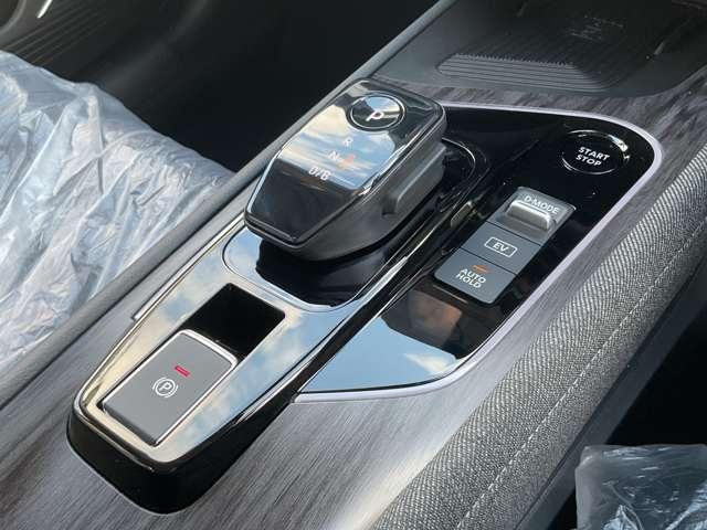 オーラ １．２　Ｇ　雹害未使用車　コネクトナビ　全方位カメラ　自動（被害軽減）ブレーキ　ＬＥＤ　ＬＫＡ　サイドカメラ　ＥＴＣ　カーテンエアバッグ　アルミホイール　インテリジェントキー　パワーウィンドウ　ワンオーナー　フルオートエアコン　キーレスエントリー　ＡＢＳ（14枚目）