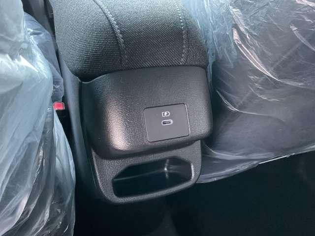 オーラ １．２　Ｇ　レザーエディション　※雹害未使用車　※こちらのお車は雹害車両となります。フード、ルーフに凹みがございますが走行上問題はございません。当該車両につきましては現車確認と１日前の事前予約をお願いしております。（23枚目）