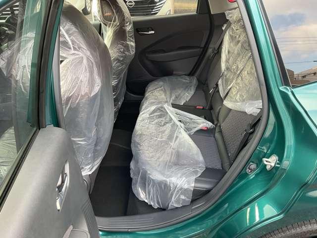 オーラ １．２　Ｇ　※雹害未使用車　９インチ日産コネクトナビ　自動（被害軽減）ブレーキ　ＬＥＤ　ＬＫＡ　サイドカメラ　ＥＴＣ　カーテンエアバッグ　アルミホイール　インテリジェントキー　パワーウィンドウ　寒冷地仕様　ワンオーナー　フルオートエアコン　メモリーナビ（7枚目）