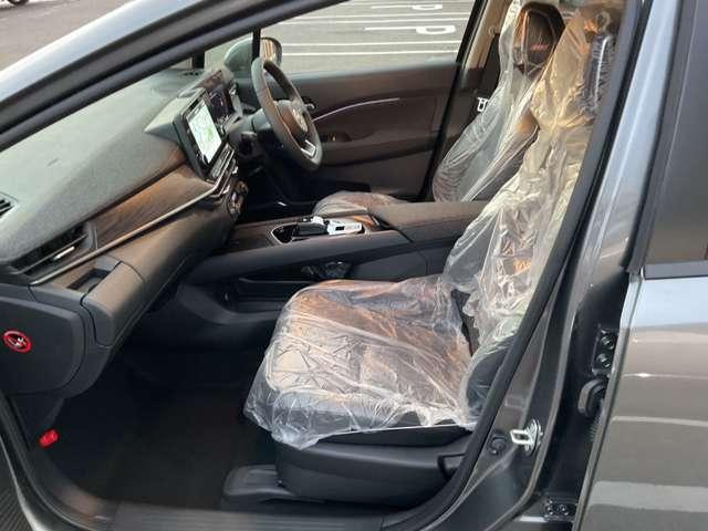 オーラ １．２　Ｇ　※雹害未使用車　９インチ日産コネクトナビ　自動（被害軽減）ブレーキ　クルコン　ＬＥＤ　ＬＫＡ　サイドカメラ　ＥＴＣ　カーテンエアバッグ　アルミホイール　パワーウィンドウ　寒冷地仕様　ワンオーナー　フルオートエアコン　キーレスエントリー　ＡＢＳ（6枚目）