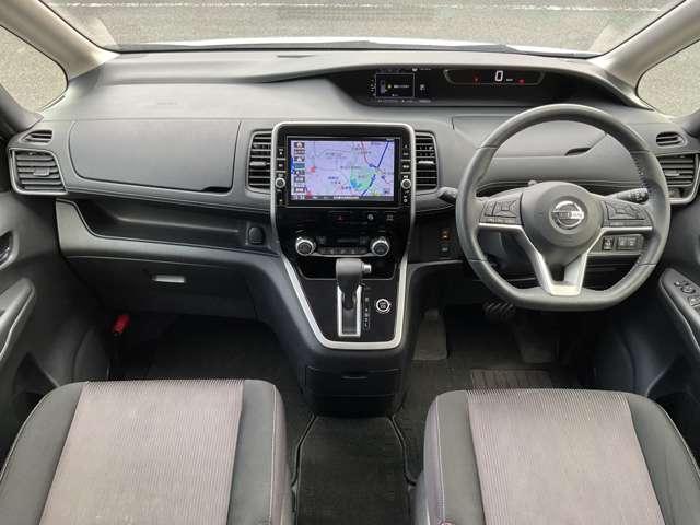 セレナ ２．０　ハイウェイスター　ＶセレクションＩＩ　９型ナビ　後席モニター　全方位カメラ　バックモニタ　全周囲モニタ　アイスト　Ｐアシスト　インテリキー　ＬＥＤライト　ＥＴＣ車載器　オートクルーズコントロール　サイドエアバッグ　記録簿　ドライブレコーダー　禁煙　アルミ　ＴＶナビ　エアバック（4枚目）