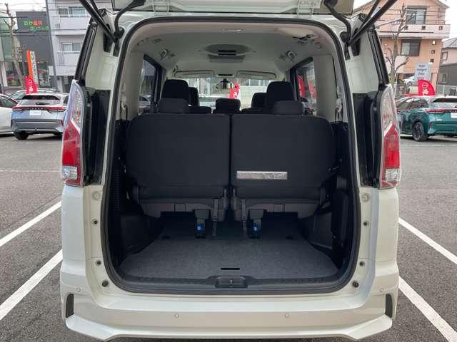 セレナ ２．０　ハイウェイスター　ＶセレクションＩＩ　９型ナビ　後席モニター　全方位カメラ　バックモニタ　全周囲モニタ　アイスト　Ｐアシスト　インテリキー　ＬＥＤライト　ＥＴＣ車載器　オートクルーズコントロール　サイドエアバッグ　記録簿　ドライブレコーダー　禁煙　アルミ　ＴＶナビ　エアバック（7枚目）