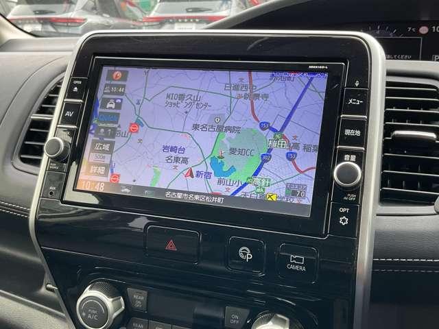 セレナ ２．０　ハイウェイスター　ＶセレクションＩＩ　９型ナビ　後席モニター　全方位カメラ　バックモニタ　全周囲モニタ　アイスト　Ｐアシスト　インテリキー　ＬＥＤライト　ＥＴＣ車載器　オートクルーズコントロール　サイドエアバッグ　記録簿　ドライブレコーダー　禁煙　アルミ　ＴＶナビ　エアバック（9枚目）