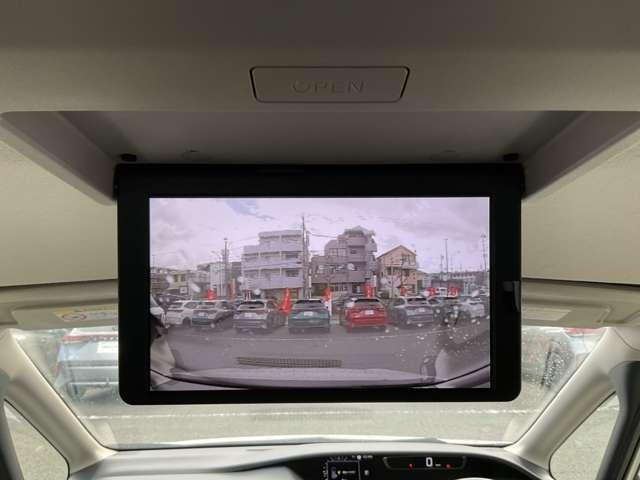 セレナ ２．０　ハイウェイスター　ＶセレクションＩＩ　９型ナビ　後席モニター　全方位カメラ　バックモニタ　全周囲モニタ　アイスト　Ｐアシスト　インテリキー　ＬＥＤライト　ＥＴＣ車載器　オートクルーズコントロール　サイドエアバッグ　記録簿　ドライブレコーダー　禁煙　アルミ　ＴＶナビ　エアバック（12枚目）