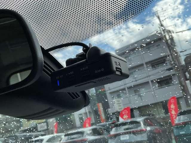 セレナ ２．０　ハイウェイスター　ＶセレクションＩＩ　９型ナビ　後席モニター　全方位カメラ　バックモニタ　全周囲モニタ　アイスト　Ｐアシスト　インテリキー　ＬＥＤライト　ＥＴＣ車載器　オートクルーズコントロール　サイドエアバッグ　記録簿　ドライブレコーダー　禁煙　アルミ　ＴＶナビ　エアバック（15枚目）