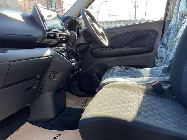 デイズ ６６０　ハイウェイスターＧターボ　プロパイロット　エディション　９インチ純正ナビ　全方位カメラ　ドラレコ　アルミ　エアバック　ＥＴＣ車載器　ＬＥＤヘッドライト　レーダークルーズ　インテリジェントキー　レーンアシスト　キーレス　ドライブレコーダー　サイドカメラ　エアコン　メモリ－ナビ　バックカメラ　ＡＢＳ（6枚目）